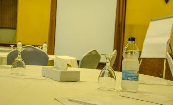 Grand Pyramids Hotel