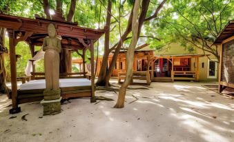 Tiny House in Authentic Japanese Koi Garden in Florida