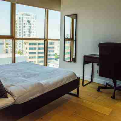 Phaedrus Living: 360 Tower Luxury Flat Rooms