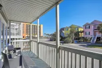 Walk to Surfside Beach: Studio w/ Covered Balcony - Wi-Fi