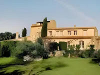 ドゥメン ドゥ イノクロ ゴルドのホテル