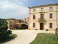 Domaine Saint Martin Hotels in Estézargues