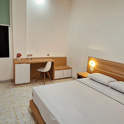 Max Coliving Hotels in Lahat
