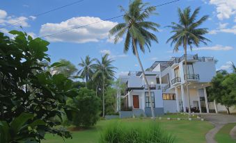 Room in Villa - the Villa Close to Surf Beach and Galle Fort