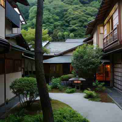 西村屋本館 Hotel Exterior