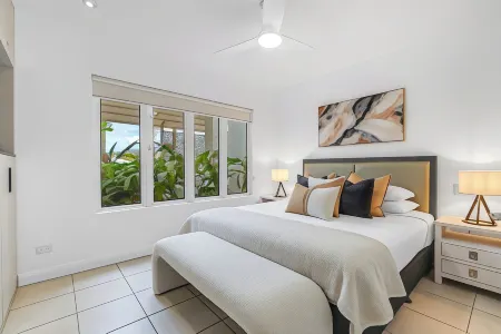 Elysium Private Apartments at Beach Club & Spa