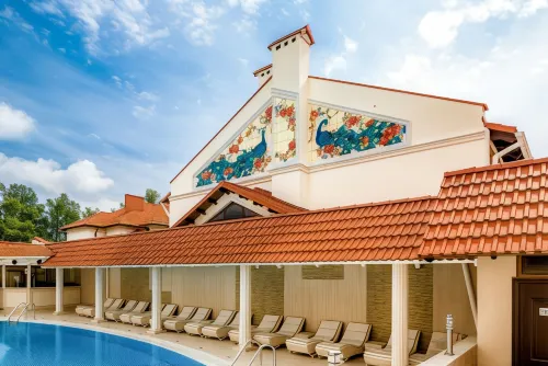 Evropa Hotel - موقف سيارات