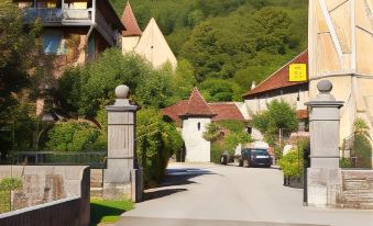 Castel Damandre