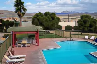 カリフォルニア イン - プール