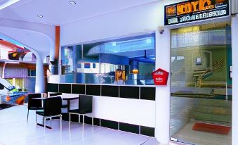 The b'Hotel