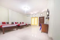 RedDoorz Near Nusa Cendana University Hotels in Kupang