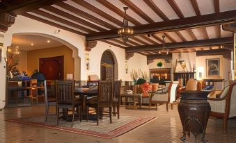 The Holland Hotel
