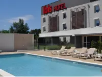 Ibis Istres Trigance - Pools