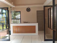 Claytown Pension House - Hostels