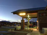 河畔旅館（A Riverside Inn Travelodge by Wyndham）