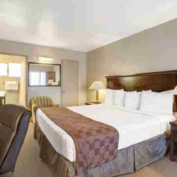 Travelodge by Wyndham Everett City Center Rooms