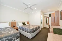 Colonial Terrace Motor Inn فنادق في Thornton