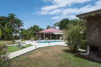 Hôtel les Bananiers - piscina