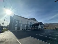 Holiday Inn Express & Suites Caryville Hotels in Caryville