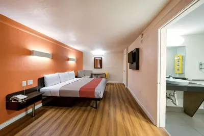 Motel 6 Dallas, TX - Farmers Branch Hotels near Sam Moon Dallas