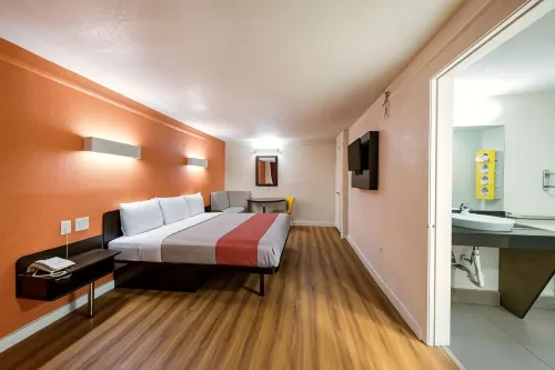 Motel 6 Dallas, TX - Farmers Branch Hotels in Farmers Branch