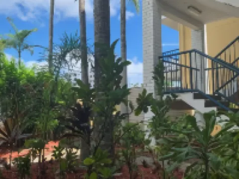 Broadwater Keys Holiday Apartments Hotels in Labrador
