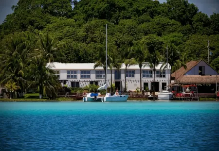 The Yak Lake House - Hostal