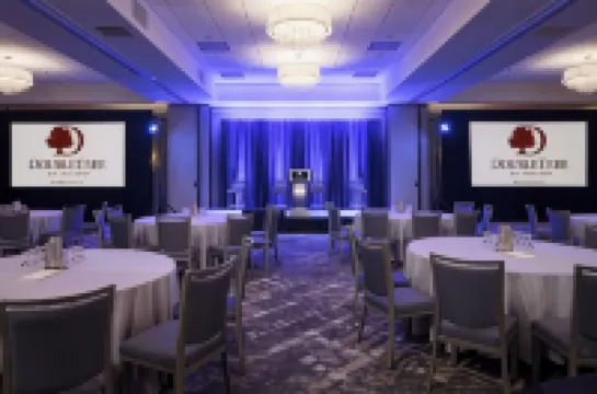 DoubleTree by Hilton Hotel Syracuse Hotels in Onondaga County