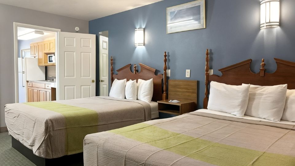 Coronada Inn & Suites