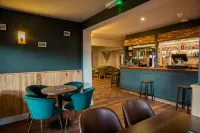 Woodfalls Inn - ที่มีบาร์