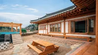 Gyeongju Ojae Hanok Pool Villa 慶州大学校周辺のホテル