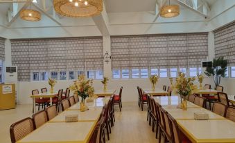 Villa Excellance Beach and Wave Pool Resort