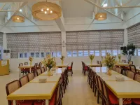 Villa Excellance Beach and Wave Pool Resort 탄사 호텔