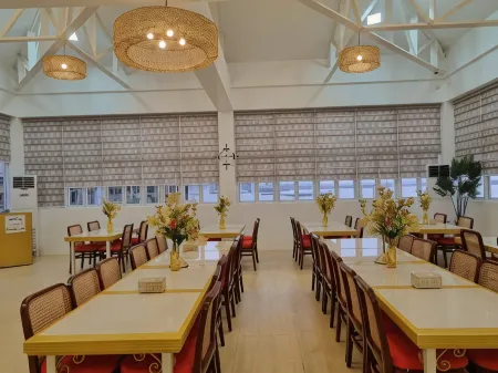 Villa Excellance Beach and Wave Pool Resort