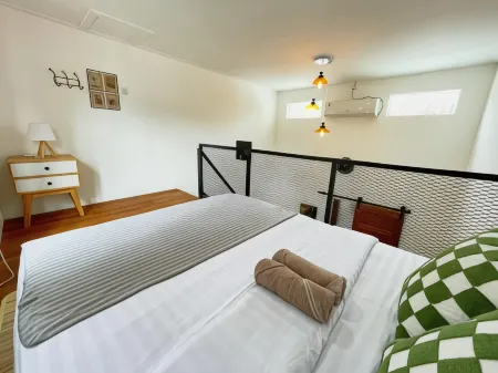 Omah SaM Guesthouse Jogja Отели в г. Umbulharjo