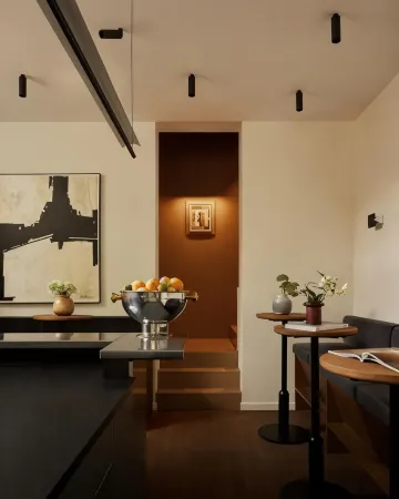 Morgan & Mees Rotterdam Отели рядом с достопримечательностью «KPN Telecom Building / Toren op Zuid»