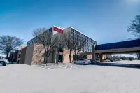 Ramada Plaza by Wyndham Atlanta Airport Hotels near Atlanta Dream