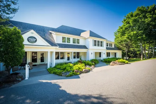 Island View Inn - Inns