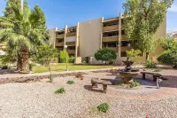 Gorgeous Condo by Fashion Square/Old Town w/pool