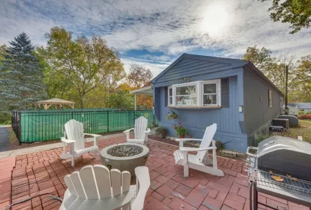 Charming 3-Bedroom Remodeled Mobile Home with Central AC, WiFi in Hummelstown