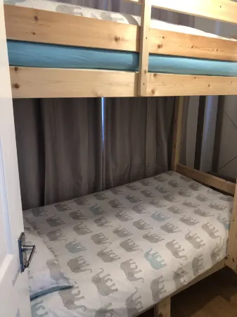 2 Bedroom Apartment  Heathrow Airport Отели в г. Хайес