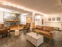 Luxurious One Bedroom Suite WindTower Hotels in Canmore