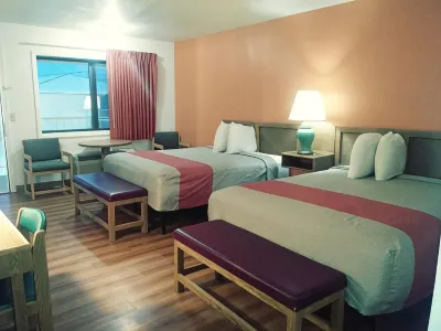 Motel 6 Madras, or Hotels in Madras