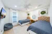 Tranquil 3br/2ba Home with Heated Saltwater Pool