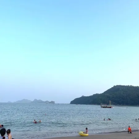 Cat Ba SOL Beach