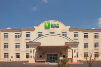 Holiday Inn Express & Suites Bastrop Hotels in Wyldwood