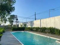 TREE AIRPORT HOTEL - Rooftop Pools