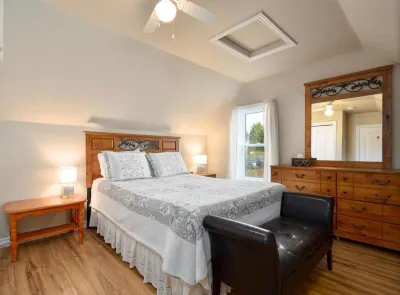 Maude's Place. Idyllic seaside property in beautiful Ingonish, Cape Breton. Hotels near Pathend Brook Lookout