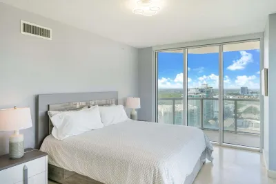 A Breathtaking Oceanview High Rise Luxury Condo!