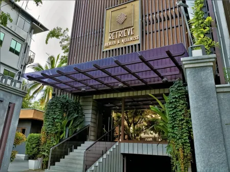 Retrieve Health & Wellness Отели рядом со станцией Metro  Aluva Railway Station